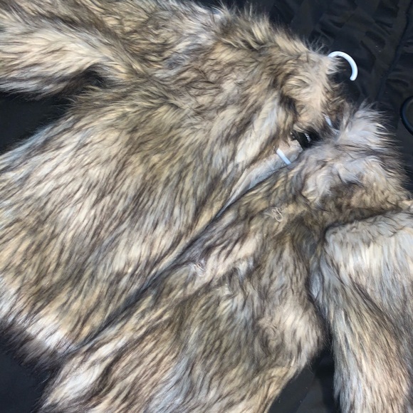 FASHION NOVA FUR COAT - Picture 4 of 4